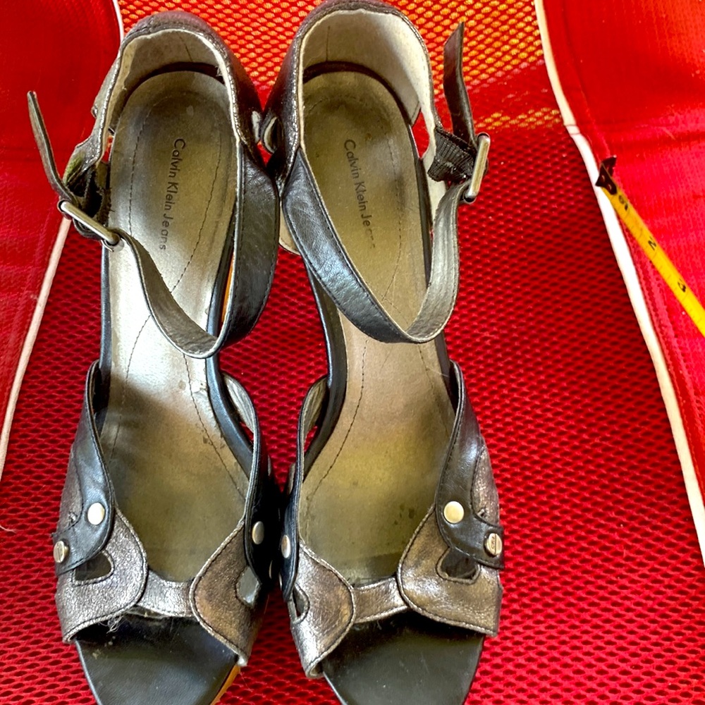 Calvin Klein Jeans wooden high heels with front lift in pewter - Picture 5 of 5